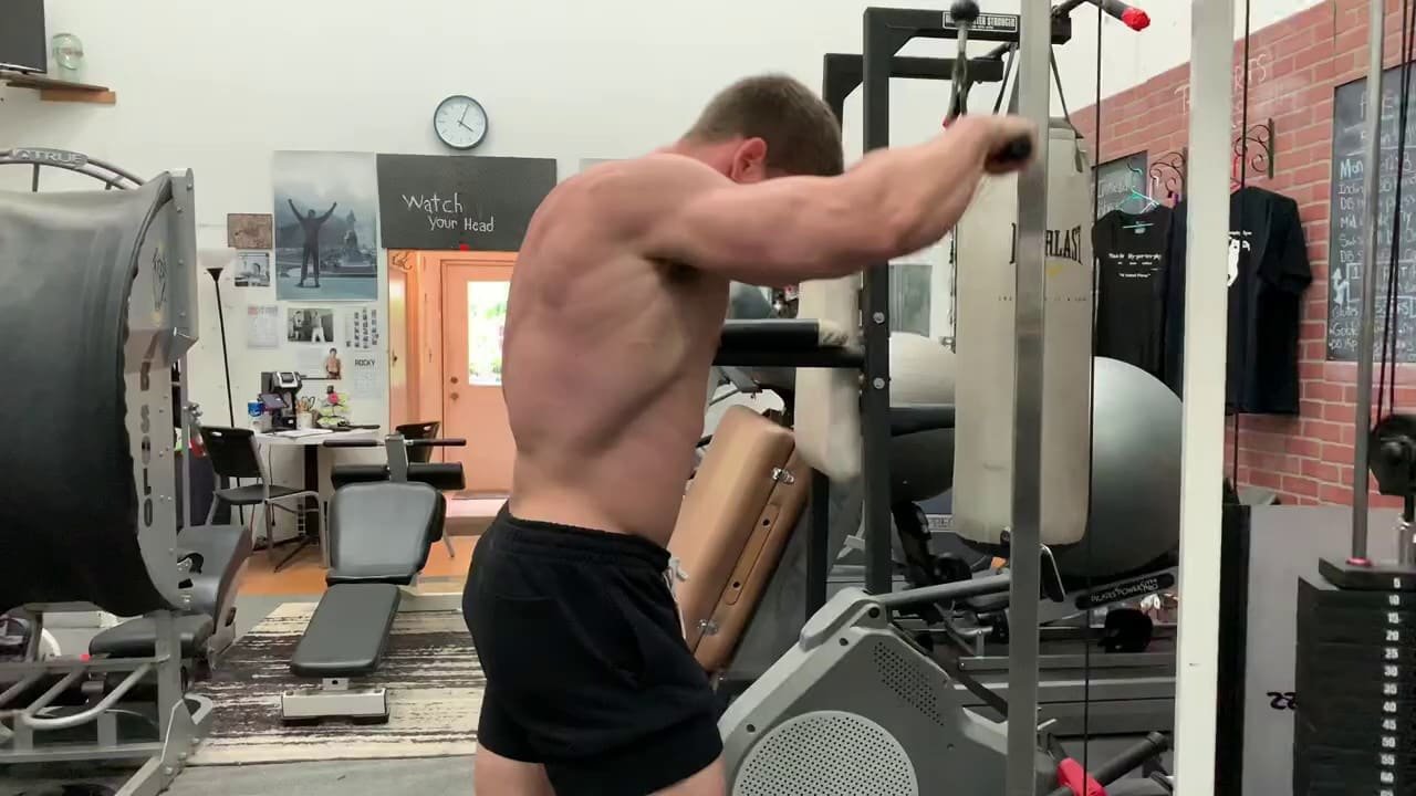 Standing Cable Row mrknock.com